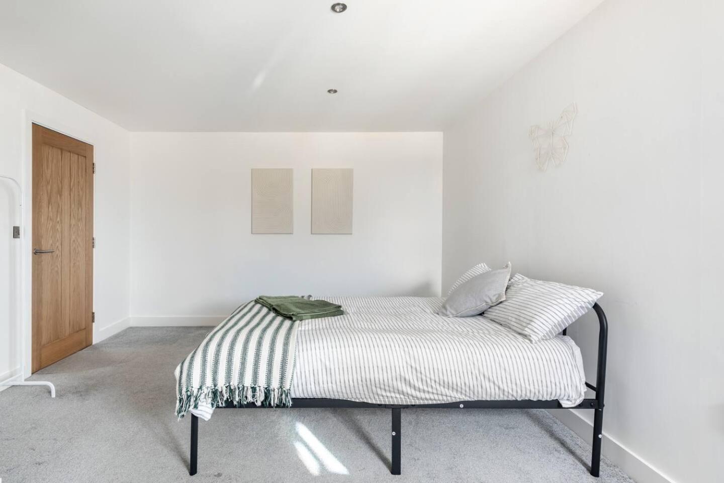 Luxurious 3-Bed Penthouse In Sheffield Apartment Handsworth Екстериор снимка
